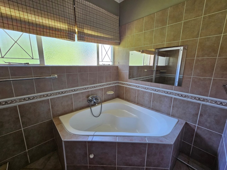 5 Bedroom Property for Sale in Panorama Free State